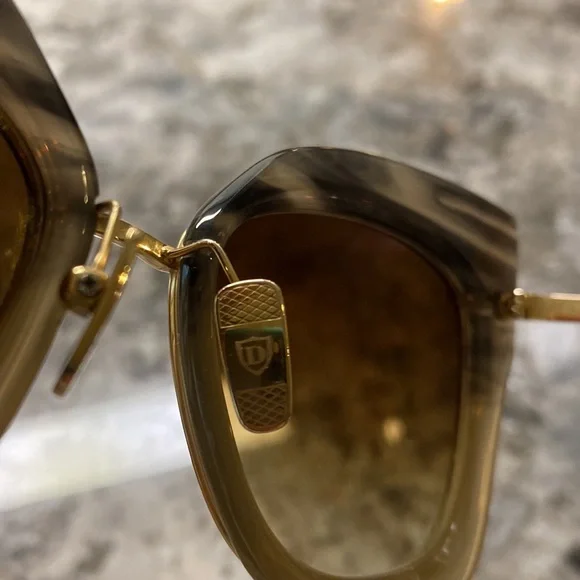 Dita Stormy Women’s Sunglasses - Picture 12 of 12